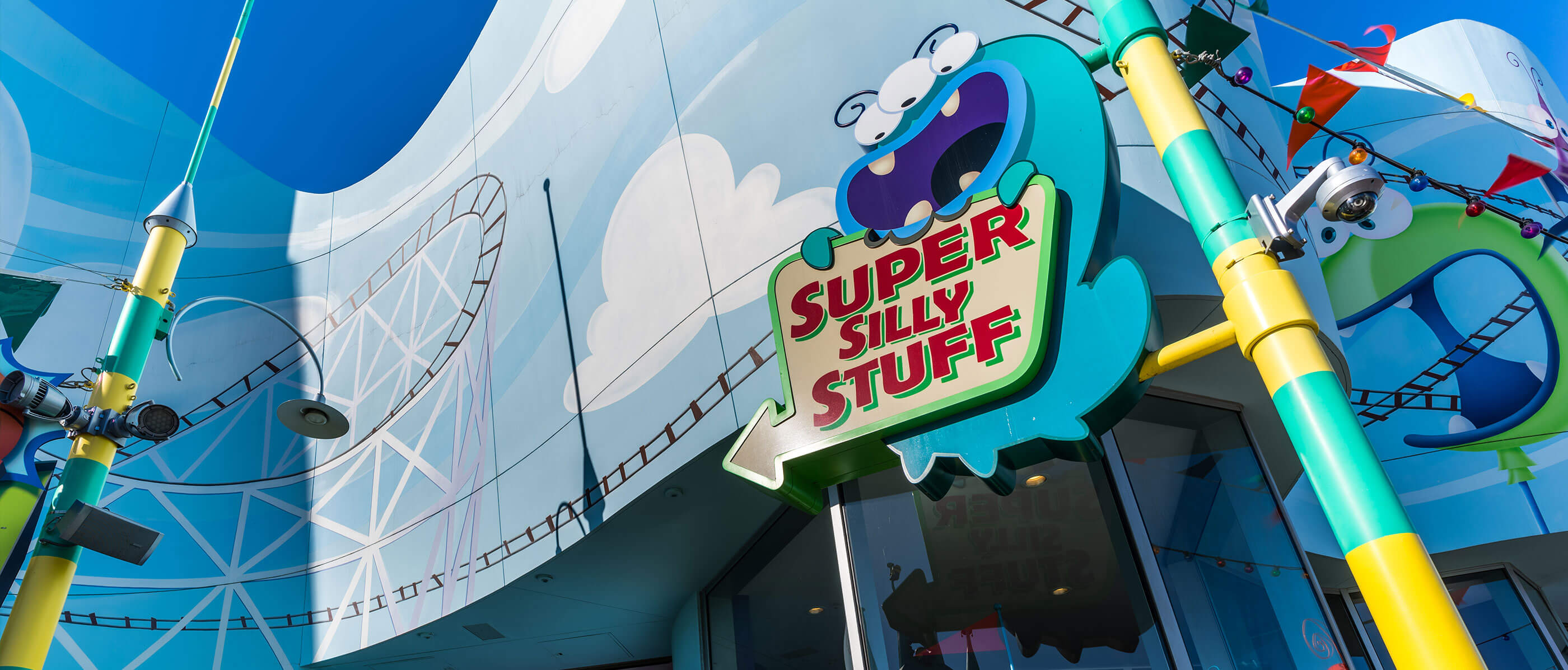 Super Silly Stuff sign with an arrow pointing to the left.