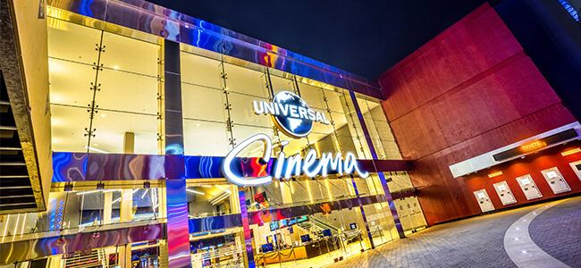 The storefront for Universal Studios Hollywood Cinema.