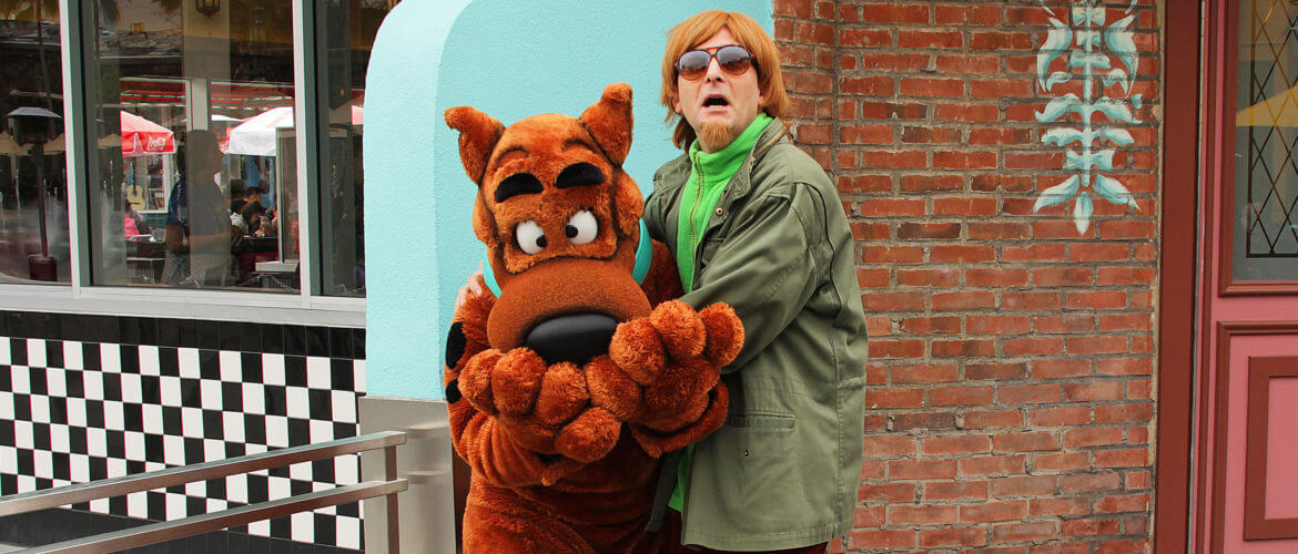 Scooby and Shaggy in front of Mel's Diner