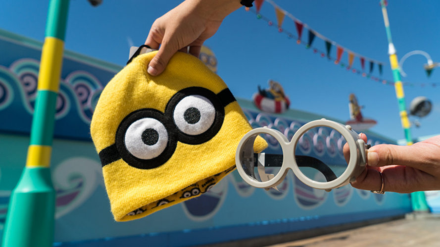 insider tips photo for universal studios website - minion hat and goggles